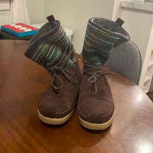 Tom’s womens winter boots